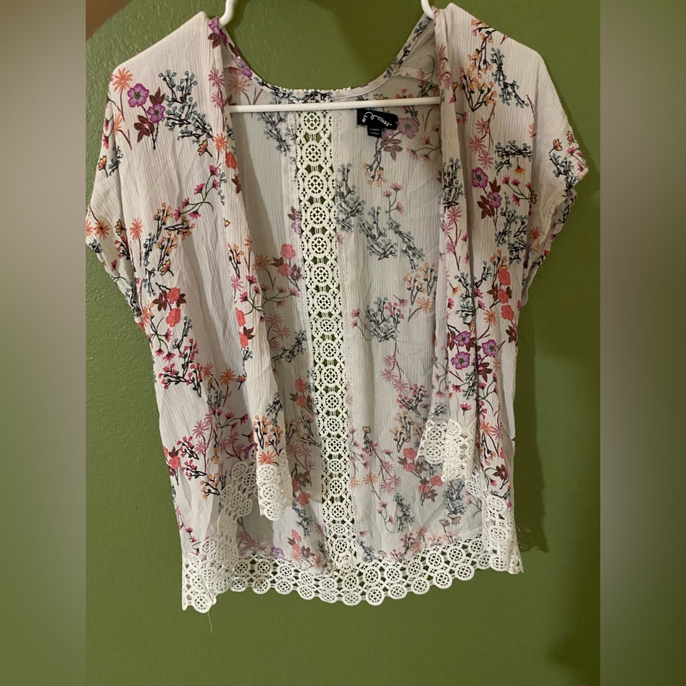 Colorful Floral Short Sleeve Vest like Sweater